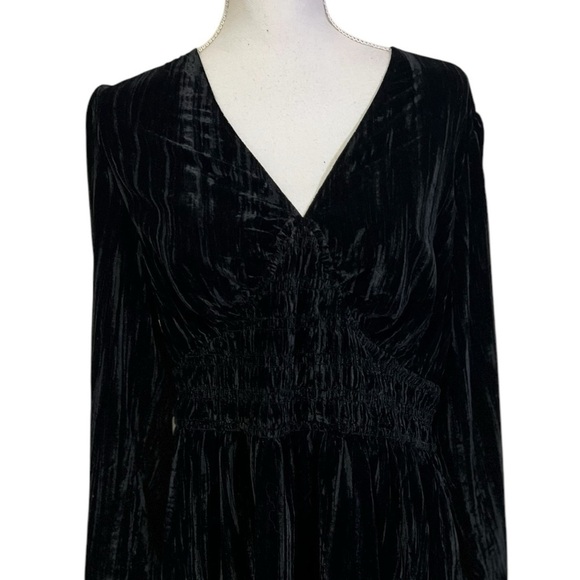Gap Women’s Large Black Velvet Smocked Mini Dress New With Tags $89 - Picture 3 of 9